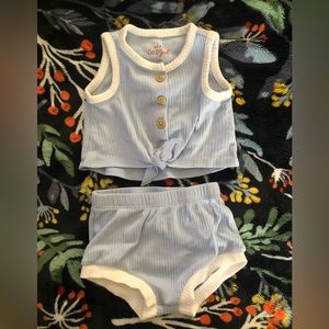 Baby girl crop top and shorts set